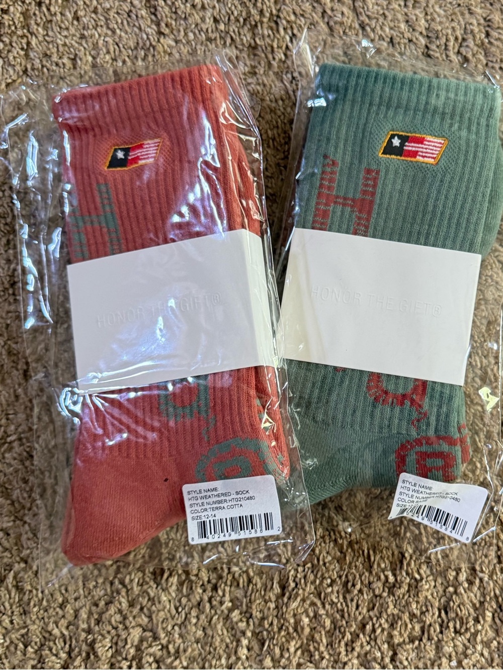 Honor the Gift Mens Ribbed Crew Socks - Red & Green